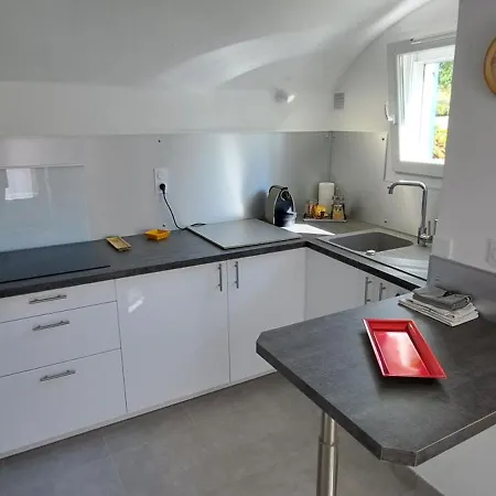 T2 Indépendant Dans Maison Confort * Die
